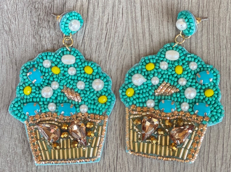 Luxury Beaded Earrings - Cupcakes - Turquois